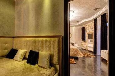 Chateau Rond Boutique Hotel & Spa