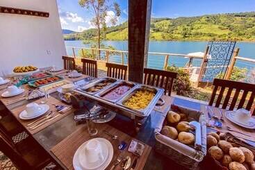 فندق فئة نجمة واحدة Bica D água Boutique