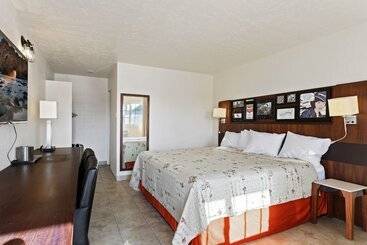 מוטל Temple View Inn