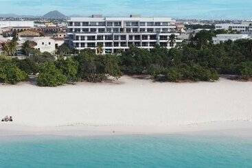 هتل آپارتمان O Condominium Beachfront Residences