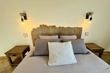 膳宿费 Mas Campau