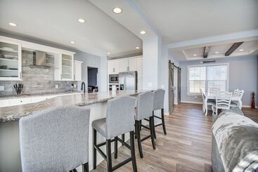 بيت ريفى Private Beach & Deck: Bayfront Home In Hayes!