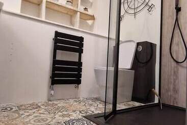 דירת נופש 2 Bed Annex Sleeps 6, 7 Min Drive From The Beach!