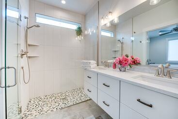 بيت ريفى Richland Home W/ Hot Tub: Wineries, Hikes & More!