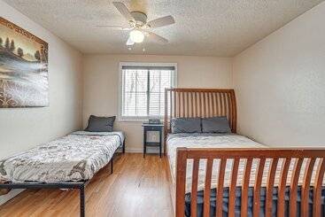 کلبه Roomy Cedar City Home: Fenced Yard, Pets Welcome!