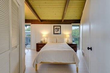 קוטג'' Serene Irish Beach Home W/ Panoramic Ocean Views!