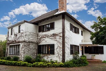 تختخواب و صبحانه Albarosa Guesthouse