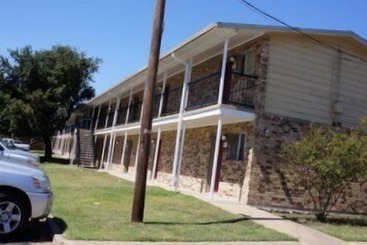 فندق على الطريق Ranch House Inn And Suites