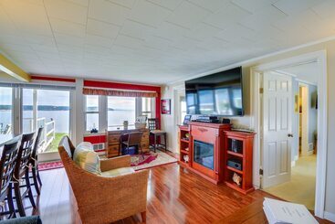بيت ريفى Bayfront Port Hadlock Retreat W/ Grill & Deck!