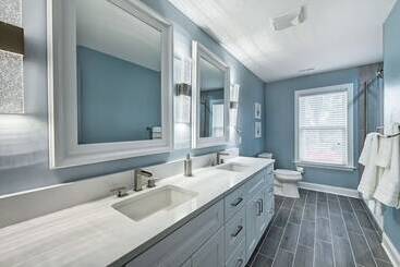 별장 Laid Back Lake Life By Avantstay Waterfront View