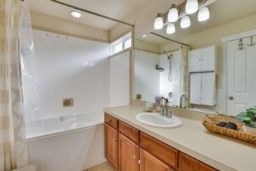 קוטג'' Layton Home W/ Pool + Hot Tub, 23 Mi To Snowbasin!