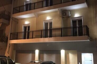 公寓式酒店  Midway Point Apts