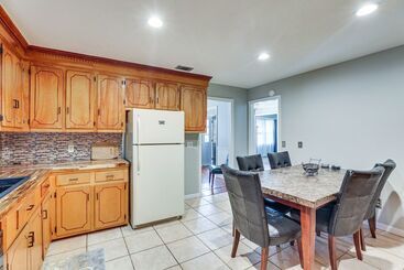 Сельский дом Mount Pleasant Home W/ Yard, Sunroom & Game Room!