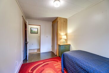 Peaceful Atlantic Cottage W/ Deck & Yard!