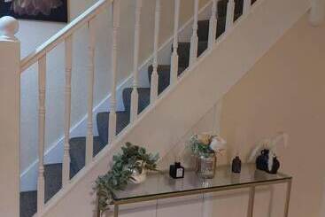 דירת נופש 3 Bed House In Warrington