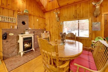 Riverfront Luther Cottage W/ Year Round Trail!