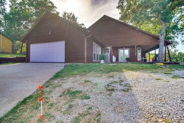 بيت ريفى Spacious Grand Lake Lodge: Dock, Views & Grill!