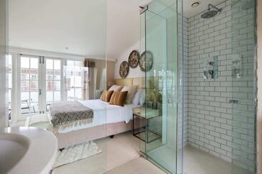 Cottage The St. Lukes Garden Place   Spacious 4bdr House With Garden And Terrace