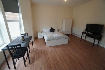 هتل آپارتمان Arbourfield Lodge