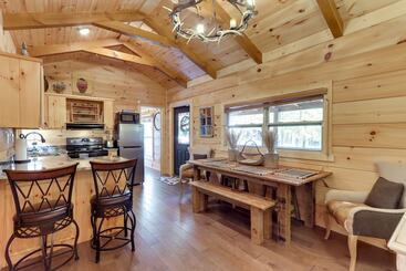 بيت ريفى Blairsville Mountain Retreat W/ Private Hot Tub!