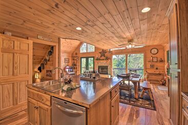 بيت ريفى Dreamy Ellijay Resort Cabin W/ Game Room & Decks!