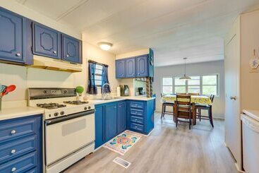 بيت ريفى Family Home On Lake Sinclair W/ Dock & Kayaks!