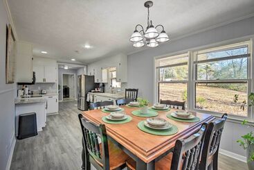 بيت ريفى Gainesville Home W/ Fire Pit Near Lake Lanier