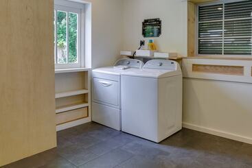 بيت ريفى Georgia Home Overlooking Downtown Ball Ground!