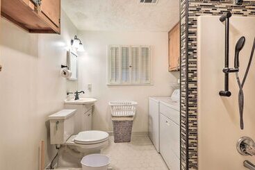 کلبه Lakefront Macon Getaway: Grill, Pet Friendly!