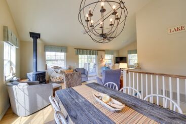 קוטג'' Lakefront Stephenson Retreat: Lake Access & Kayaks