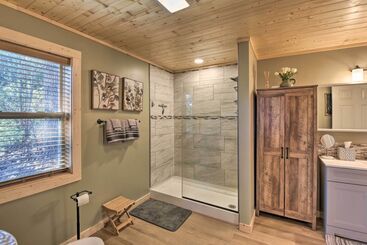 بيت ريفى Lakemont Mountain Cabin W/ Game Room & Hot Tub!