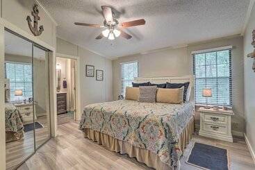 Сельский дом Lakeside Living: Sparta Retreat W/ Game Room!