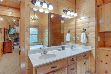 بيت ريفى Lightning Bug Lodge At Coosawattee River Resort!