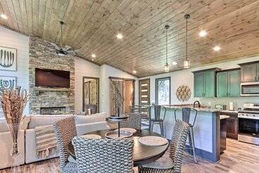 بيت ريفى Ellijay Cabin Escape: Hot Tub & Fire Pit!