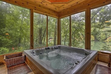 بيت ريفى Cherry Lake Lodge W/ Hot Tub, Fire Pit & Game Room
