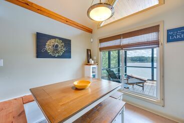 بيت ريفى Luxe Lake Sinclair Living: Private Dock And Beach!