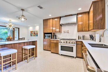 بيت ريفى Mid Century Dream Home < Half Mile To Beach!