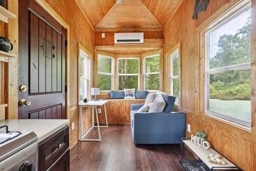 별장 Pendergrass Tiny Home Cabin On Pond W/ Fire Pit!