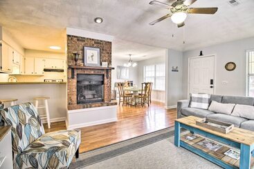 کلبه Proximity Place, Cozy Savannah Home W/ Deck!