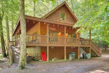 بيت ريفى Riverfront Ellijay Cabin W/ Deck + Pool Access!