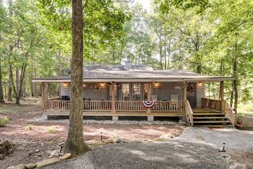 별장 Secluded Hamilton Cabin Retreat W/ Private Lake!
