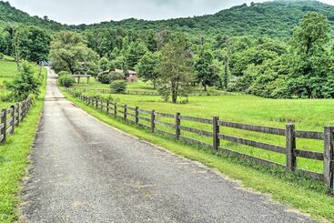 コテージ Pet Friendly Home W/ Hot Tub, Patio & Game Room!