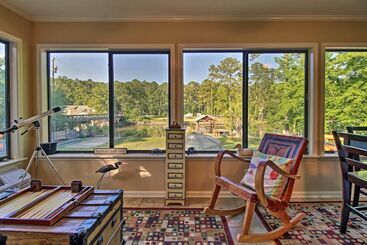 별장 Waterfront Midway Home W/sunroom & Large Yard