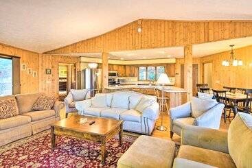 Woodsy Sky Valley Cottage, 8 Mi To Dillard!