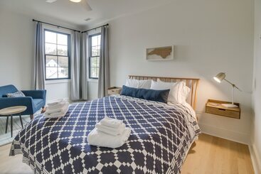 茅舍 Belmont Vacation Home W/ Fire Pit: Walk Downtown!