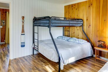 별장 Charming Home W/ Private Dock On Lake Almanor!