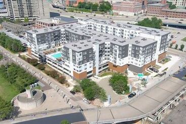 هتل آپارتمان Cozysuites Artistry Cincinnati