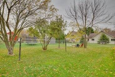 별장 Harmony Home W/ Fire Pit: 5 Mi To Niagara Cave!