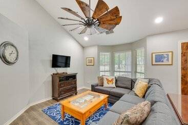 별장 Holly Lake Retreat W/ 3 Community Pools & Yard