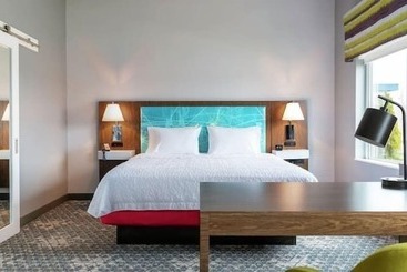 Отель Hampton Inn Saline